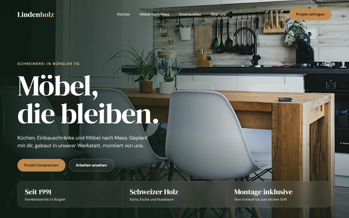 Konzeptentwurf der Schreinerei Lindenholz auf dem Computer